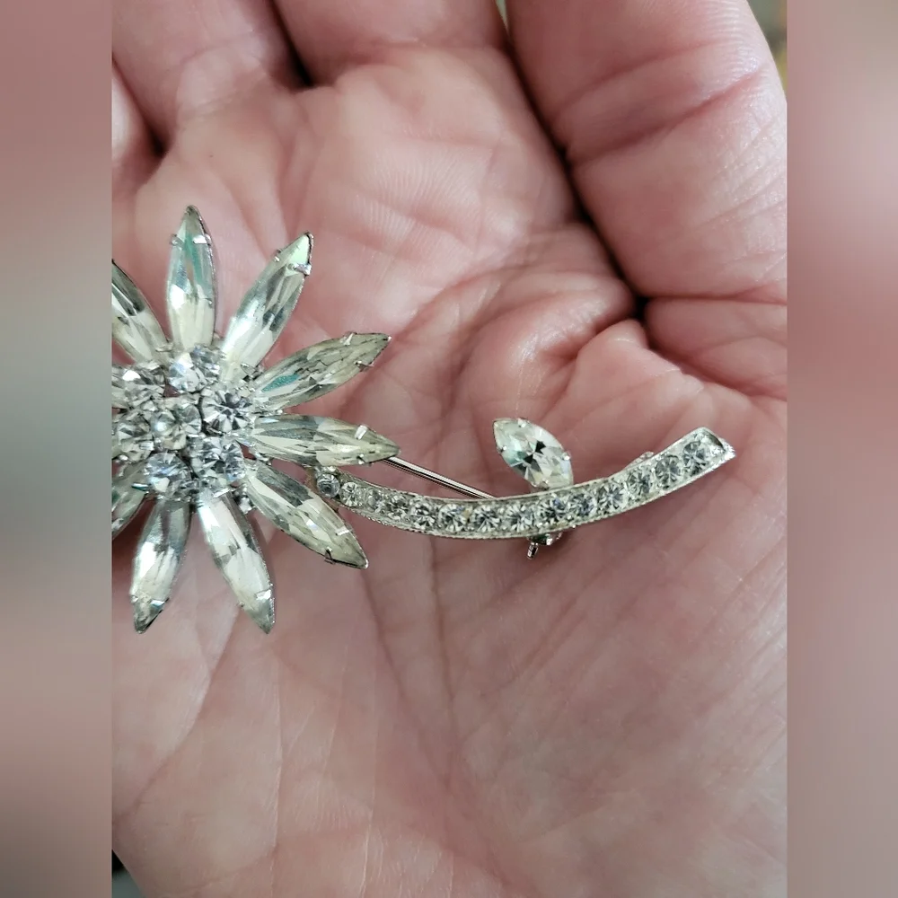 Silver Tone with‎ Rhinestones Floral Brooch